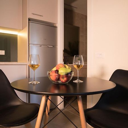 Lodge Modern Apartments, In Kalamaki Centre Номер фото