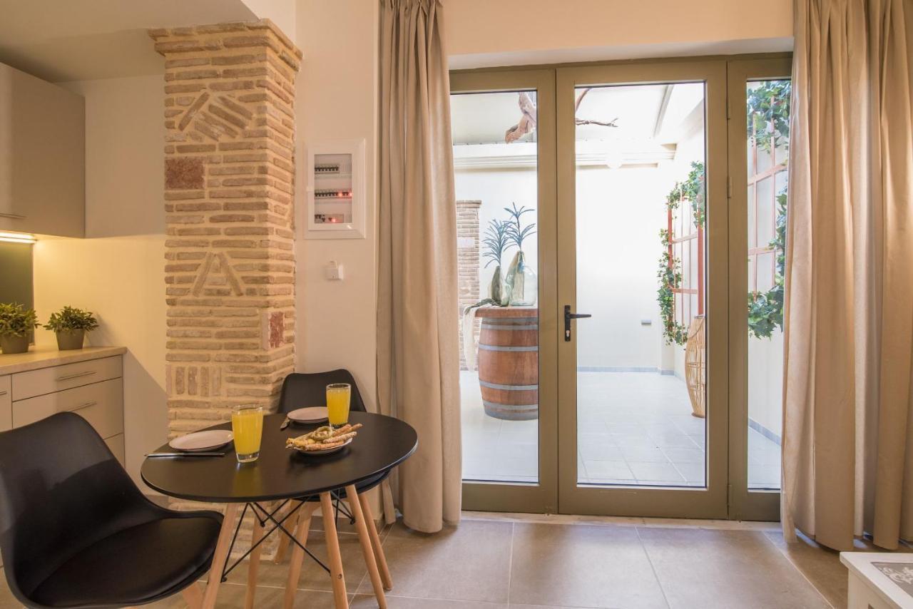 Lodge Modern Apartments, In Kalamaki Centre Номер фото