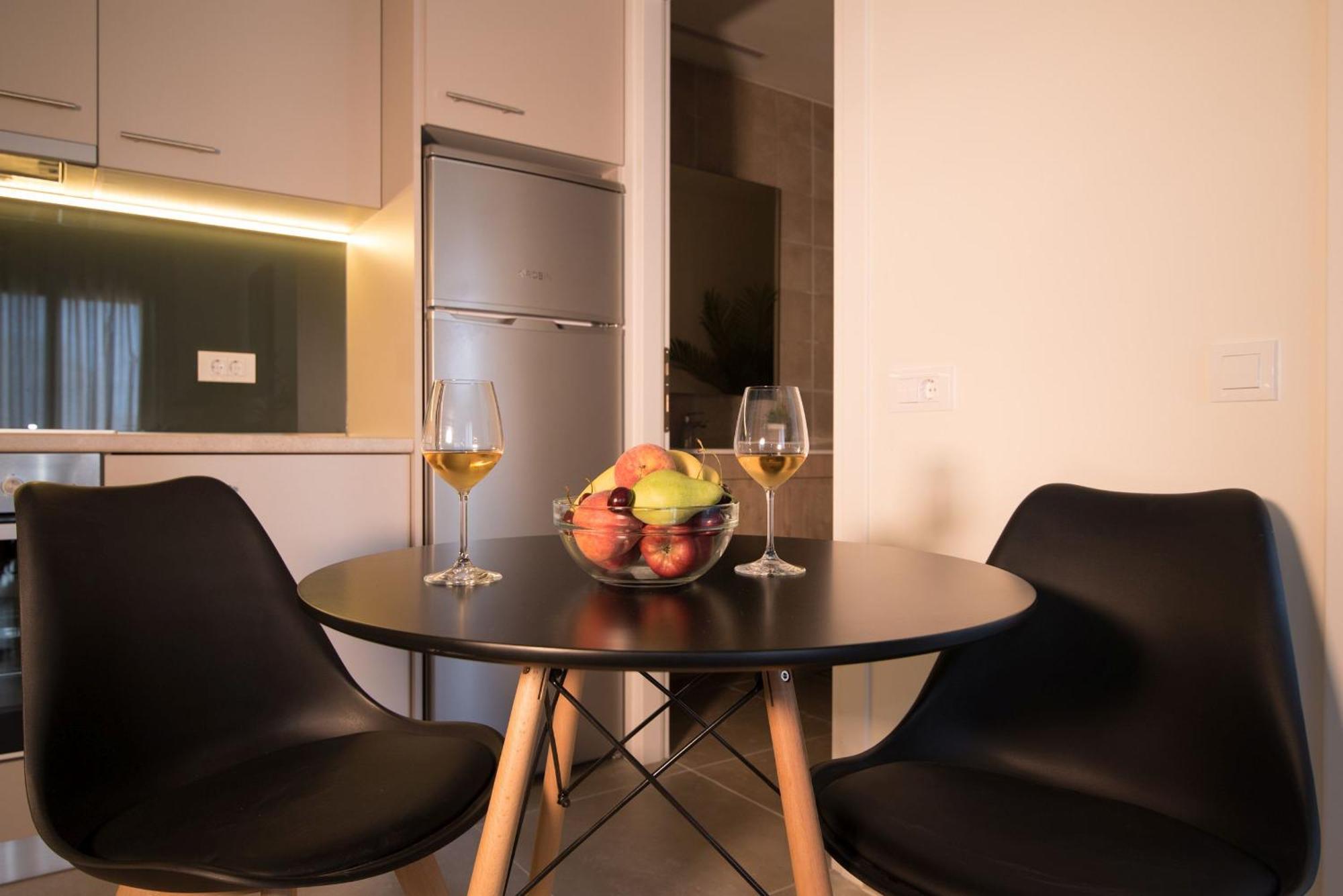 Lodge Modern Apartments, In Kalamaki Centre Номер фото
